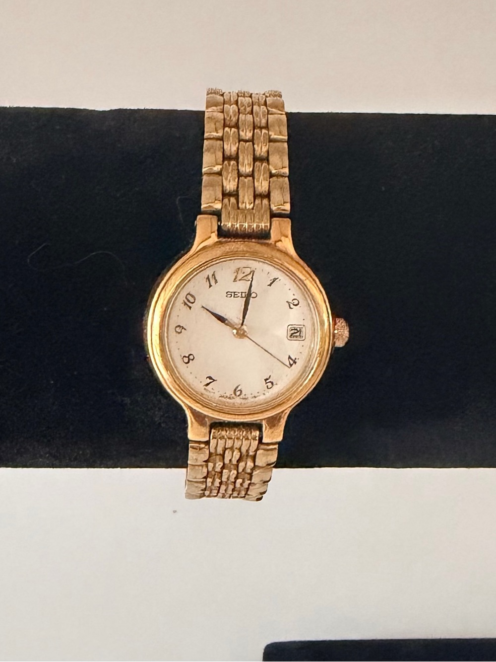 Seiko Gold Tone Watch with Day Date Calendar White Dial - Picture 4 of 14